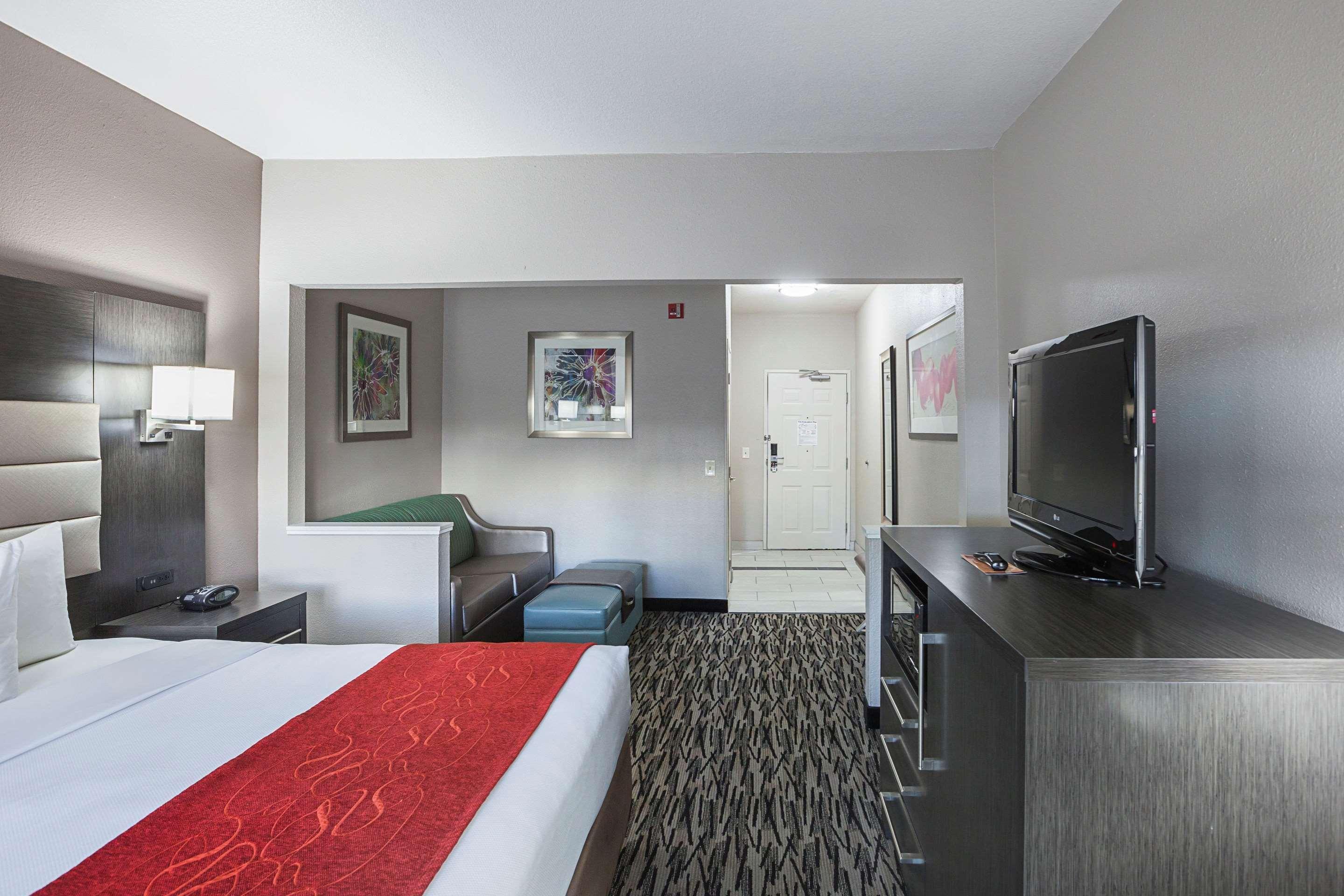 Comfort Suites Луисвил Екстериор снимка