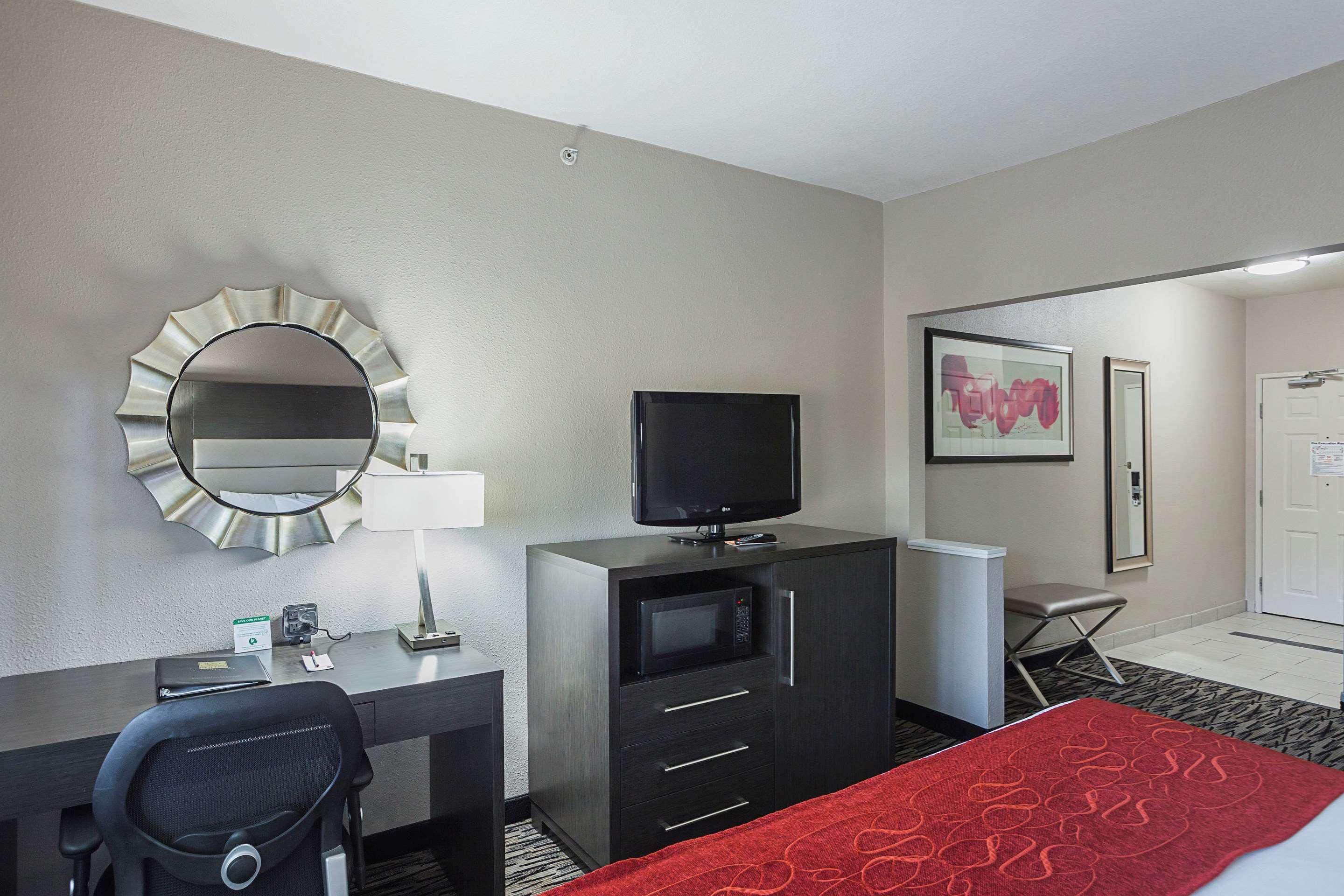 Comfort Suites Луисвил Екстериор снимка