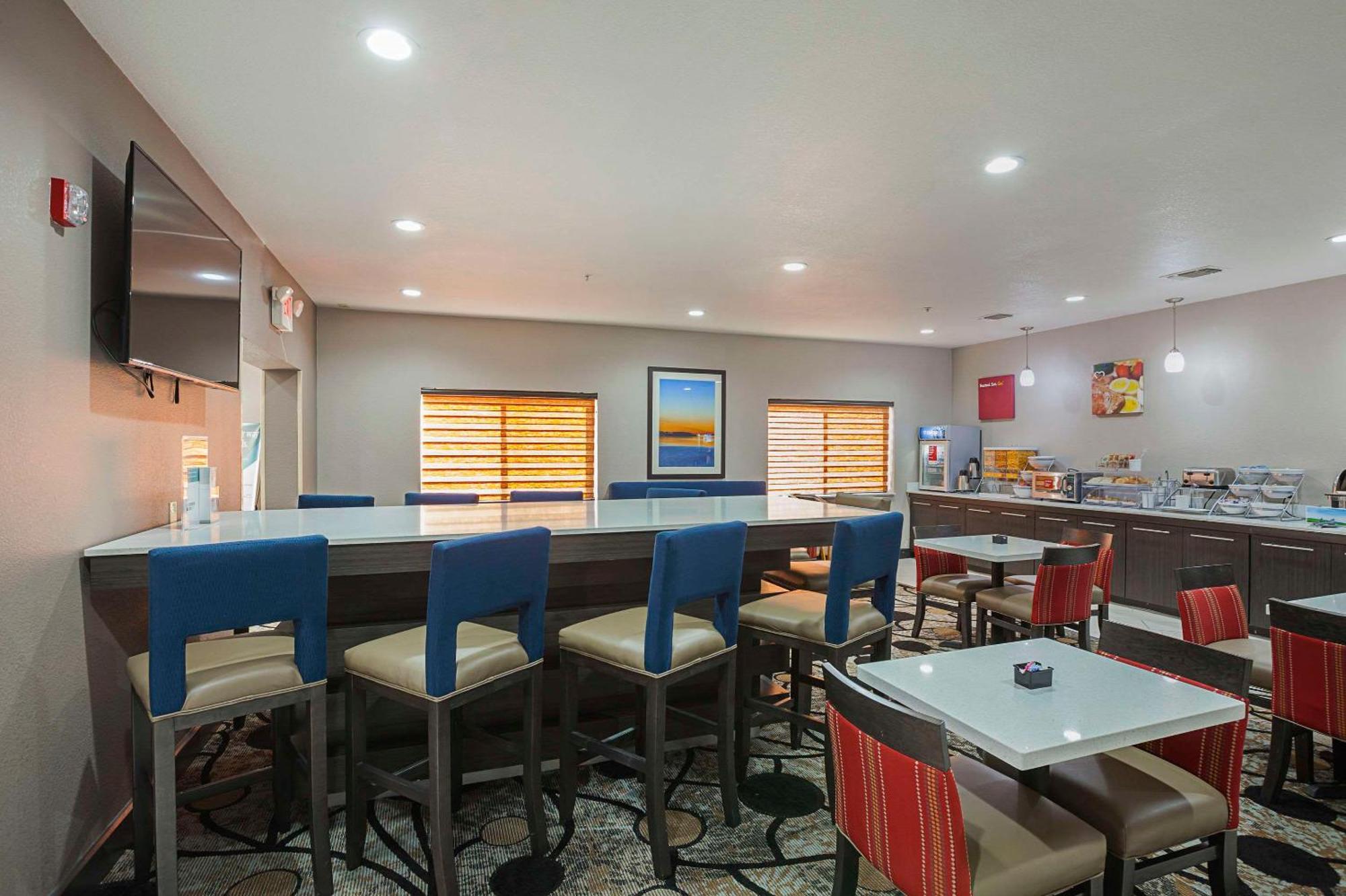 Comfort Suites Луисвил Екстериор снимка