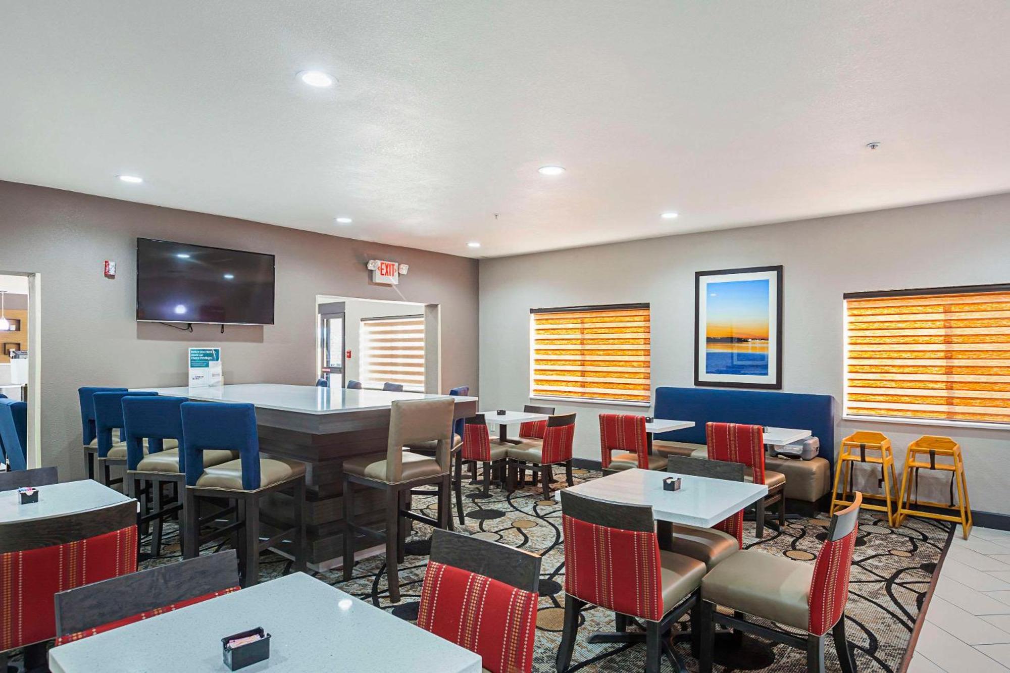 Comfort Suites Луисвил Екстериор снимка