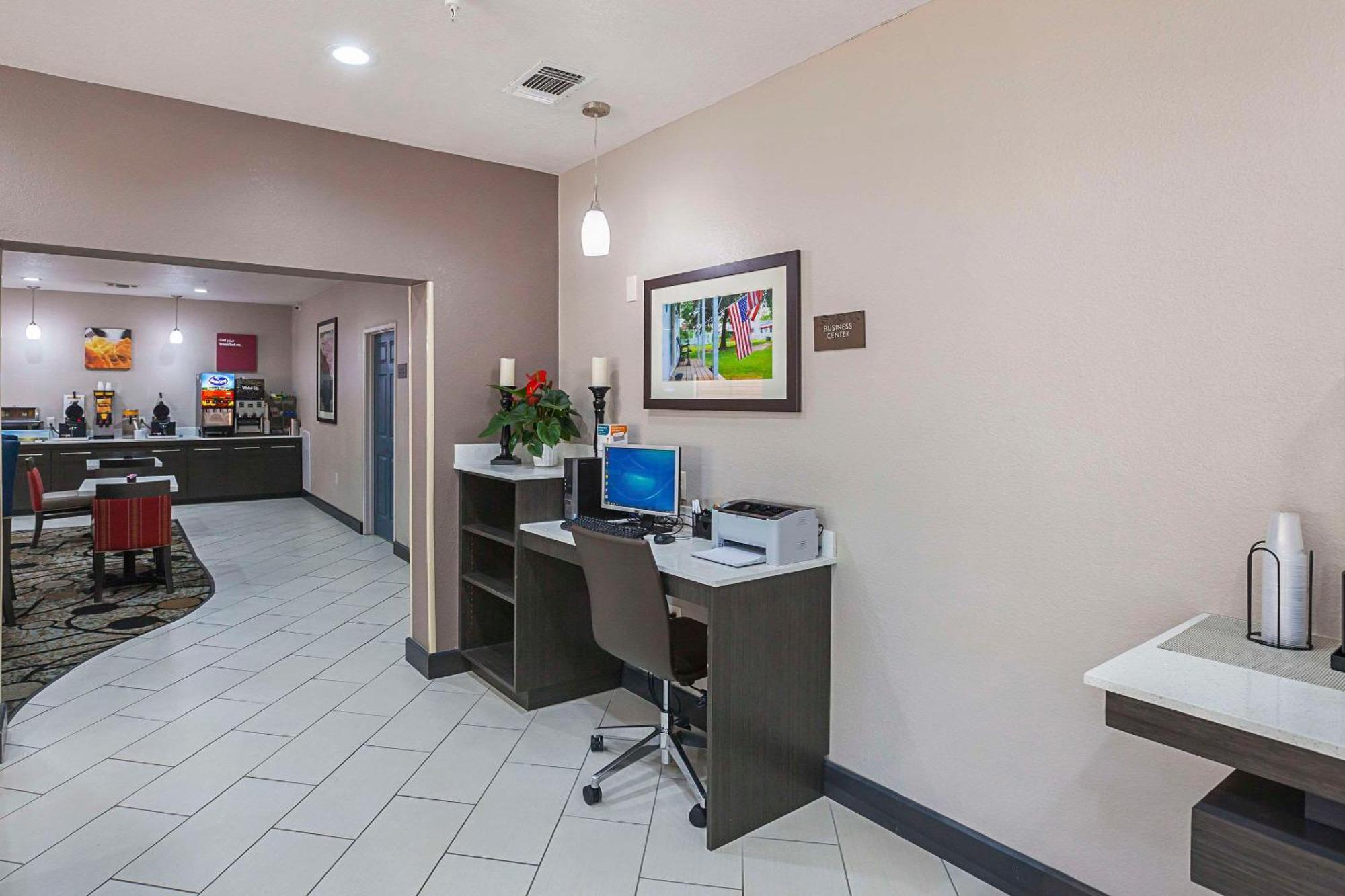 Comfort Suites Луисвил Екстериор снимка