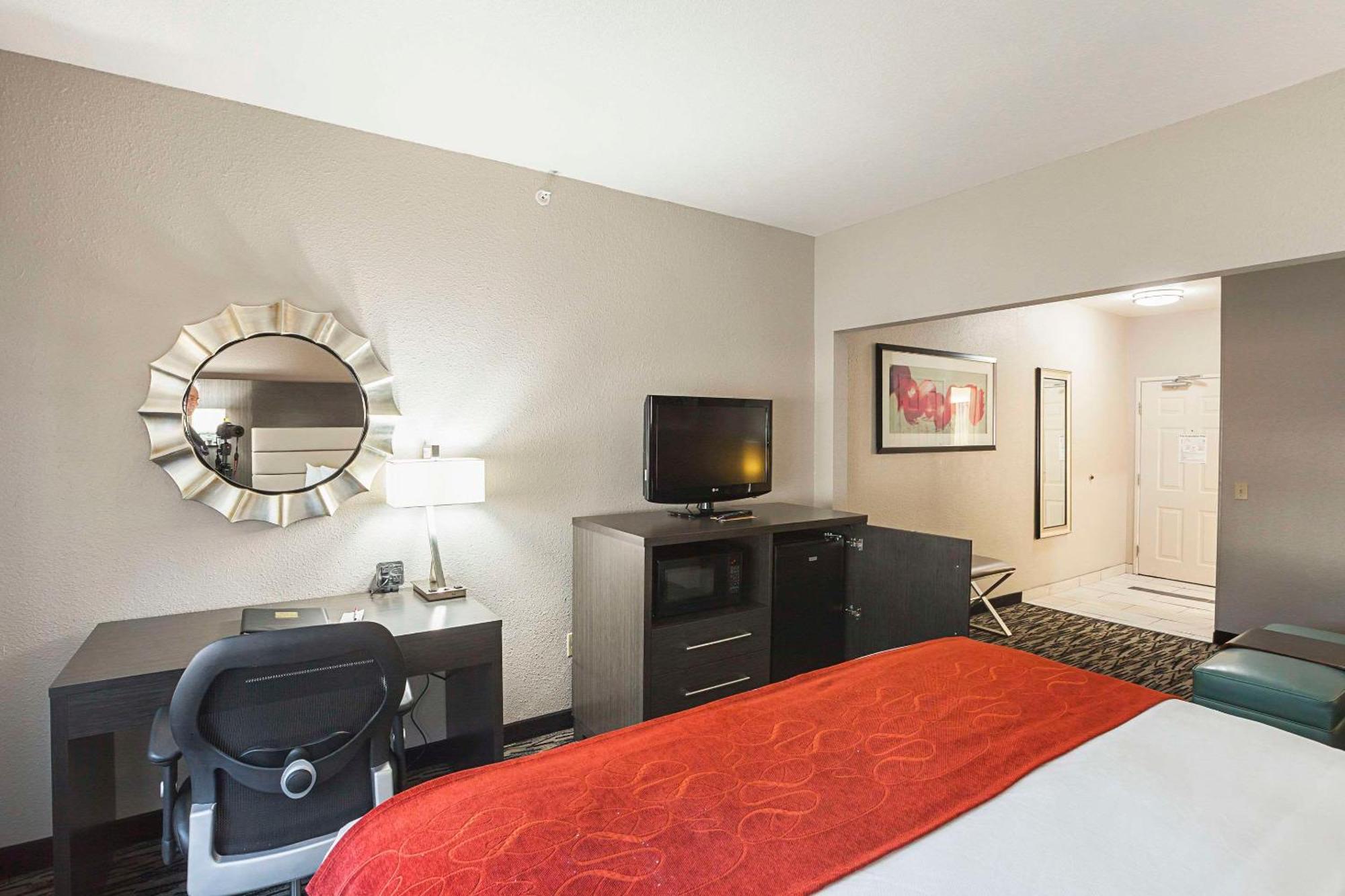 Comfort Suites Луисвил Екстериор снимка